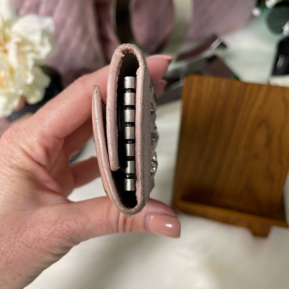 Authentic JIMMY CHOO SET! NELLIE STAR KEY CASE & FILIPA STAR LONG ZIP WALLET - Picture 7 of 14